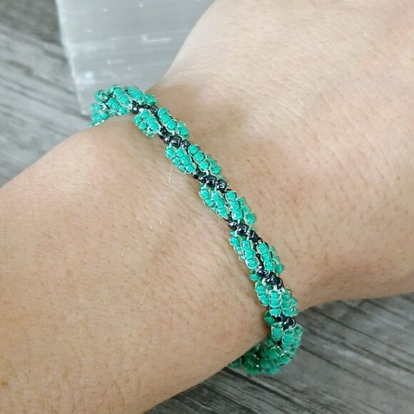 Green spiral rope beaded bracelet, adjustable bracelet 7 - 9" - Picture 4 of 4